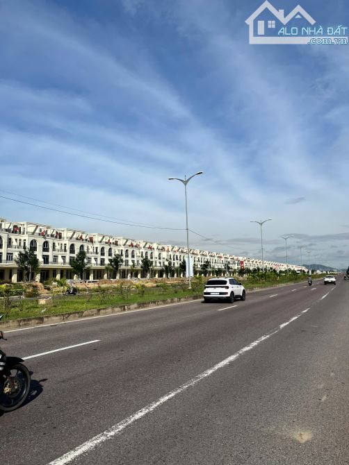Quy Nhơn Iconic: Biểu Tượng Sống Đẳng Cấp & Cơ Hội Sinh Lời Bền Vững - 1
