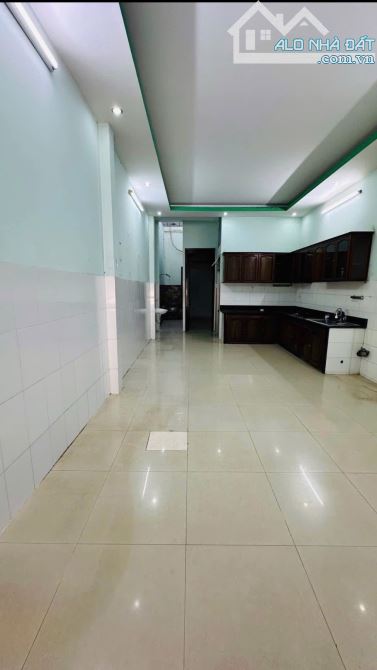 Bán nhà 1 trệt 2 lầu mặt tiền Phù Đổng, p. Nha Trang - 1