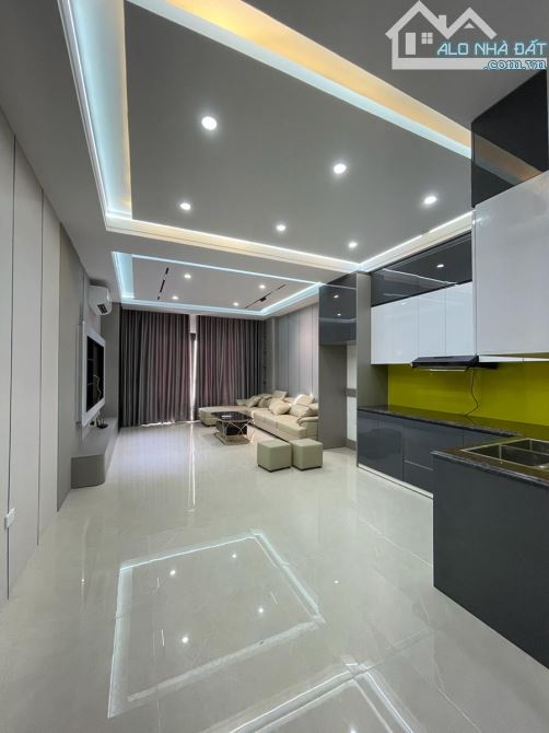 Chính chủ bán nhà phân lô bàn cờ- THANG MÁY- View 2 mặt thoáng- xây mới nội thất xịn - 1