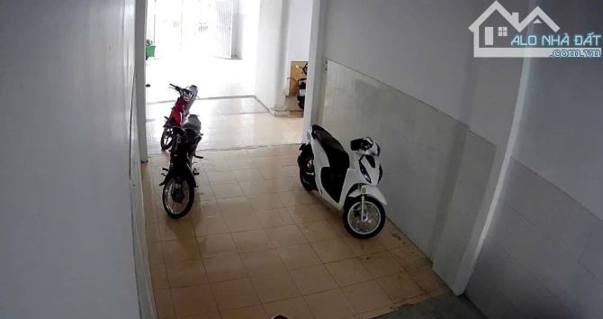 BÁN DÃY TRỌ HẺM GIẢI PHÓNG TÂN THÀNH (10x27,4) TRUNG TÂM THÀNH PHỐ THU NHẬP ỔN ĐỊNH - 1