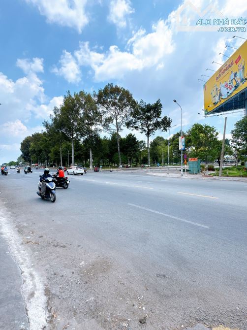 Np634 Bán nhà Mặt tiền Bùi Văn Hoà vị trí ngay chợ cổng 10 Vòng xoay Tam Hiệp Biên Hoà  - - 1