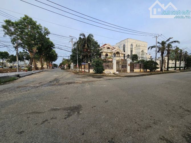 BIỆT THỰ GÓC 757m2 - ĐƯỜNG TRẦN VĂN GIÀU - KHU BIỆT THỰ CỒN KHƯƠNG. - 1