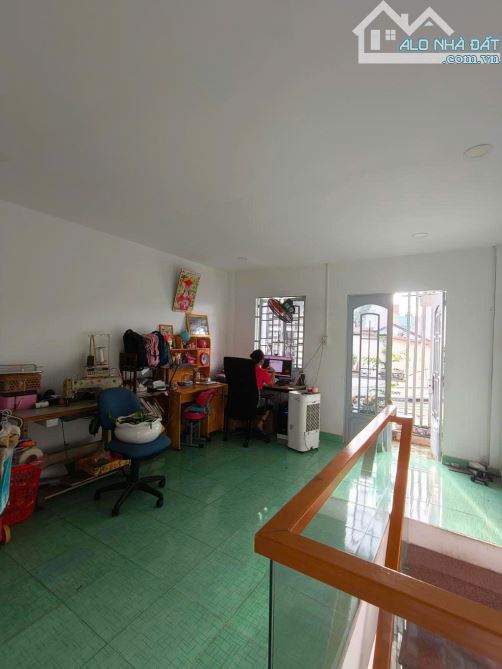 BÁN NHÀ ĐẸP LÔ GÓC-VÀI BƯỚC ĐẾN NGÃ TƯ LINH XUÂN - KHU CN SÓNG THẦN - DĨ AN. - 1