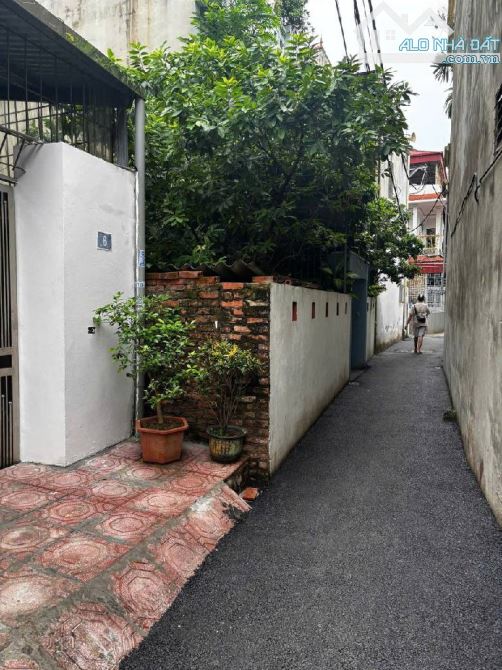 Bán nhà 72m2 xây 1 tầng hầm và 5 tầng nổi Việt Hưng Long Biên , ngõ 3 gác sạch thoáng - 1