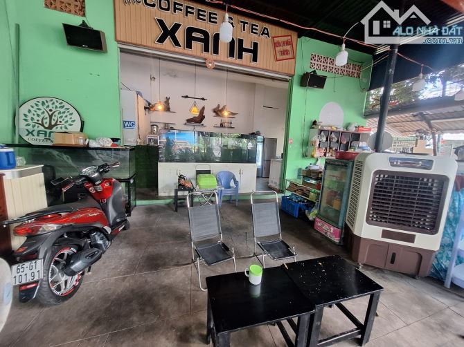 Bán nhà mặt tiền Nguyễn Trung Trực Dĩ An 107m2 căn góc vừa ở vừa kinh doanh - 1