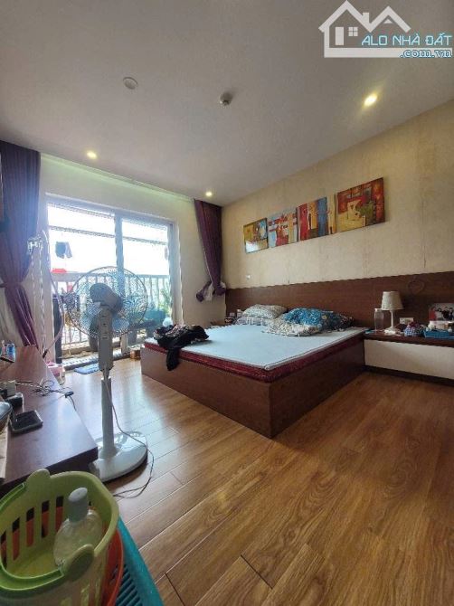 Bán căn hộ chung cư brerive Nguyễn Văn Cừ 88 m tầm trung nội thất 5 sao - 1