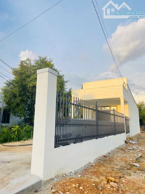 bán gấp căn nhà cấp 4  mới mặt tiền 107 giá tốt - 1