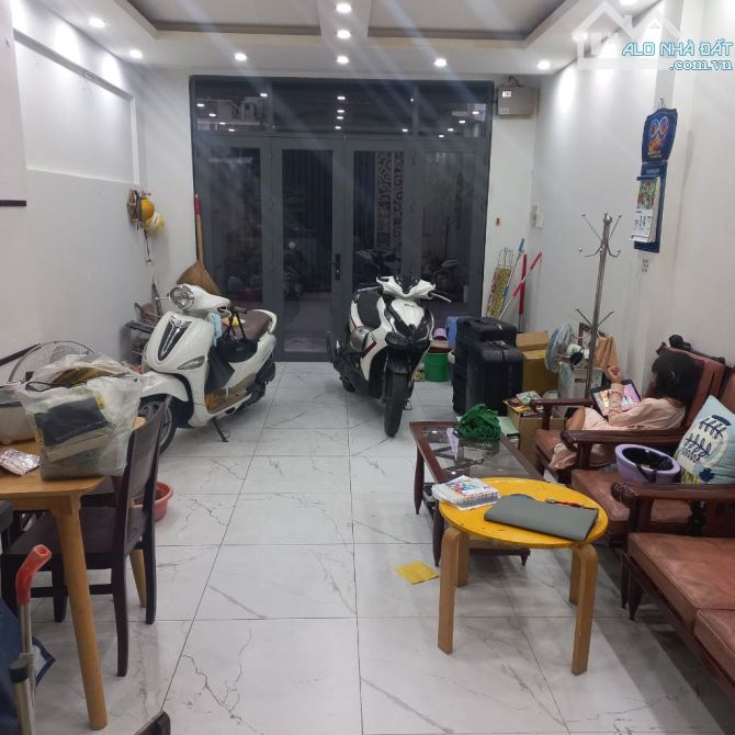 BÁN NHÀ HXH NGỦ TRONG NHÀ PHAN ĐĂNG LƯU - BÌNH THẠNH - 2 TẦNG - 3.9M × 10.3M - 13.X TỎI - 1