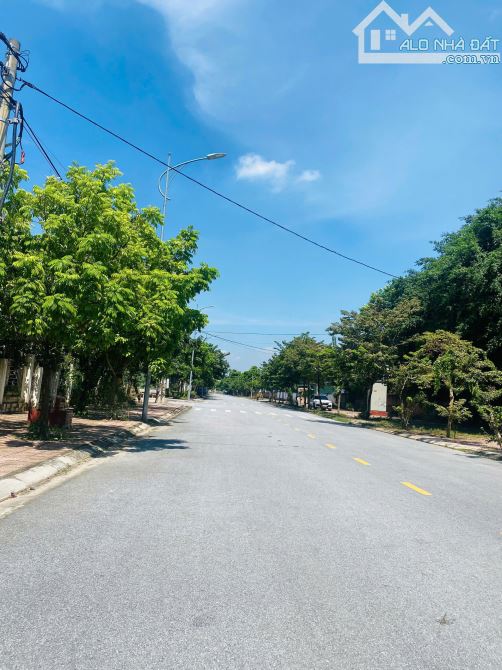 Bán lô đất khu bộ chỉ huy quân sự Tỉnh, Đồng Tâm, Vĩnh Yên. DT 100m2 - 1