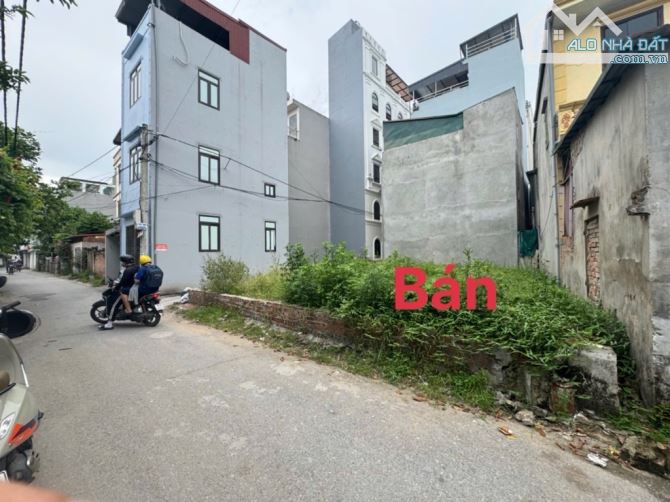 9,35 tỷ - 60m2 ĐẤT THỔ CƯ - THÔNG SỐ HOA HẬU - TRƯỚC NHÀ 2 Ô TÔ TRÁNH - NGÕ THÔNG KD - 1