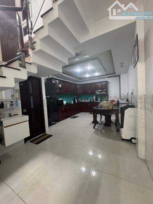 Bán nhà Mặt tiền Dân Chủ, 4 tầng, đường 12m chỉ 11 tỷ giá rẻ - 1