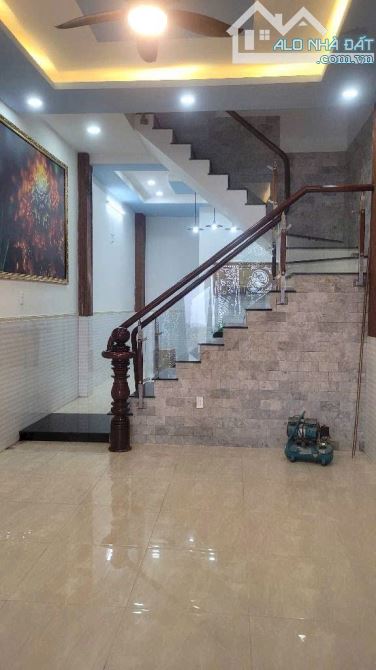 HXH chỉ  4.7 tỷ - DT 68m² - 3 tầng - Tỉnh Lộ 10 - Gần Aeon Mall Bình Tân. - 1