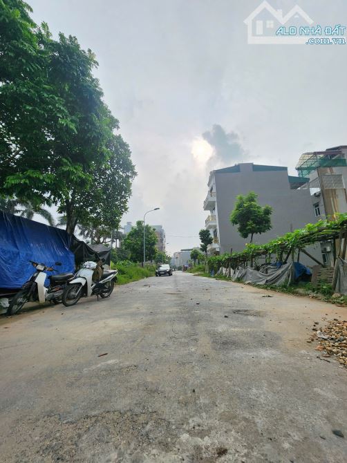 Bán đất Khu 9 . Đại Phúc . dt 117m . mt 10m . hướng ĐN . giá 16 tỷ 5 - 1