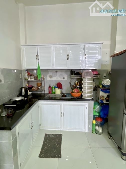 Bán Nhà Gần Chợ Tân Hương - DTSD 70m2 - Chỉ 3.9 Tỷ - 1