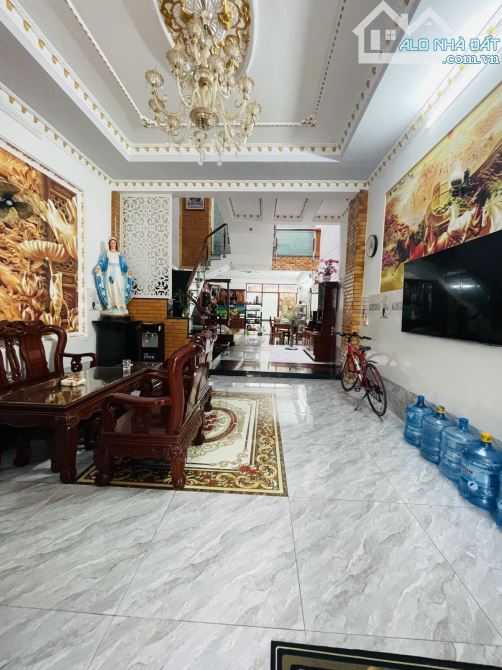 Nhà 5 Tầng - Mặt Tiền Hẻm 973 Nguyễn Ảnh Thủ, Tân Chánh Hiệp, Quận 12 - 104M2 - 1