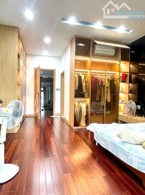 💥GẤP GẤP! VIEW HỒ SIÊU ĐẸP - NHÀ 4 TẦNG MT NGUYỄN HÀNG - 1