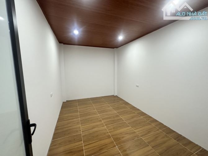 BÁN NHÀ ĐẸP ÂU CƠ - 38M2 - 3 TẦNG - DÂN XÂY – VỊ TRÍ HIẾM – GIÁ CHỈ 3.55 TỶ