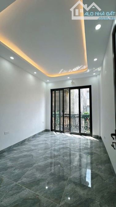 -  Bán nhà Lạc Long Quân, 10m ô tô, sát phố, 48m2, 9.5 tỷ. - 1