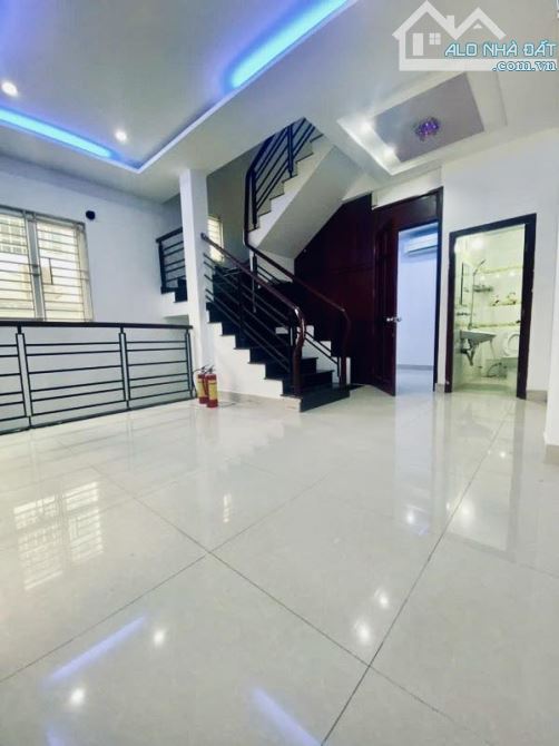 NGAY TRUNG TÂM Y TẾ QUẬN 3 - Trần Quốc Thảo - GÓC - 45m2, ngang bự, 4T BTCT, 7 tỷ nhỉnh - 1