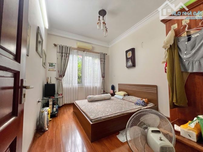 Bán nhà 3 tầng – Ngõ 146 đường 19/5 – Văn Quán – 47m² – giá 9.5 tỷ - 1