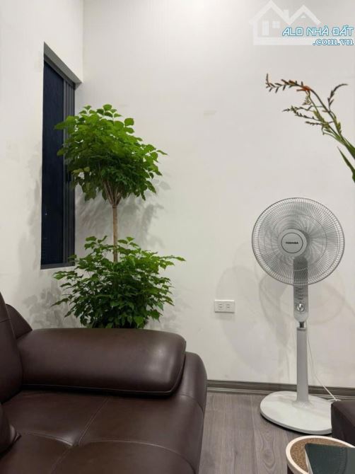 Căn hộ tập thể Bộ Giáo Dục Đường Láng – 34m² sổ đỏ, 50m² sử dụng, đẹp mê ly - 1