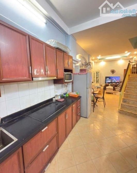 🌷 Nhà lô góc 2 mặt tiền Minh khai 7,5 tỷ/ 40m2/ 3 tầng/ mt11m, nở hậu có sân để xe. - 1