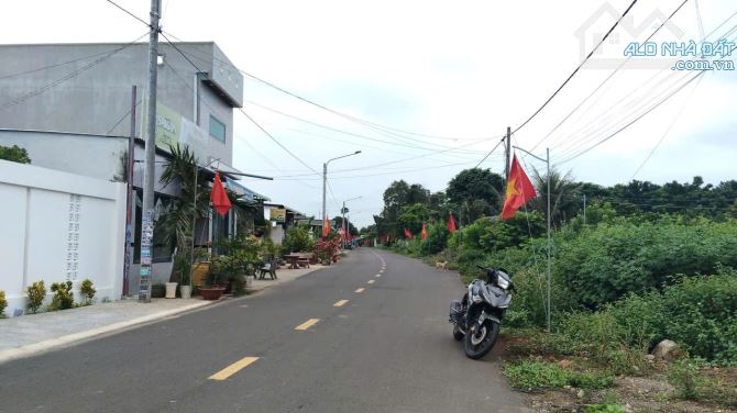 BÁN ĐẤT TRUNG TÂM THỊ TRẤN ĐẤT ĐỎ - BRVT.ĐƯỜNG NGUYỄN ĐÌNH CHIỂU 122m2(6×18) NỞ HẬU - 1