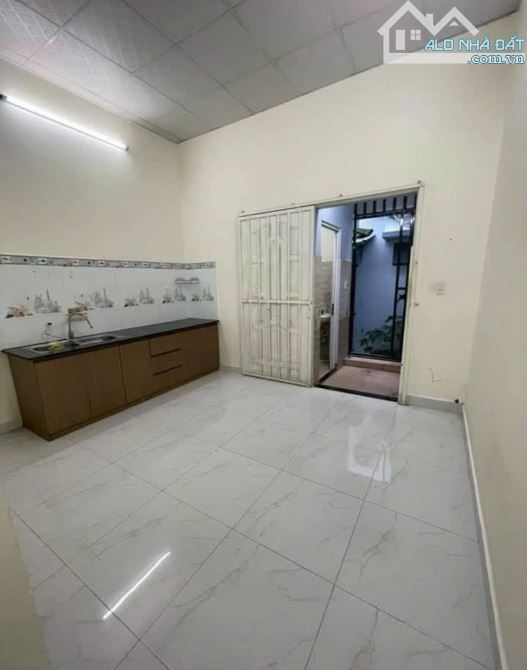 Chú Hùng gừi bán gấp căn nhà ở Tân Phú Trung- Củ Chi. DT 103m2, Giá chỉ có 910tr, SHR - 1
