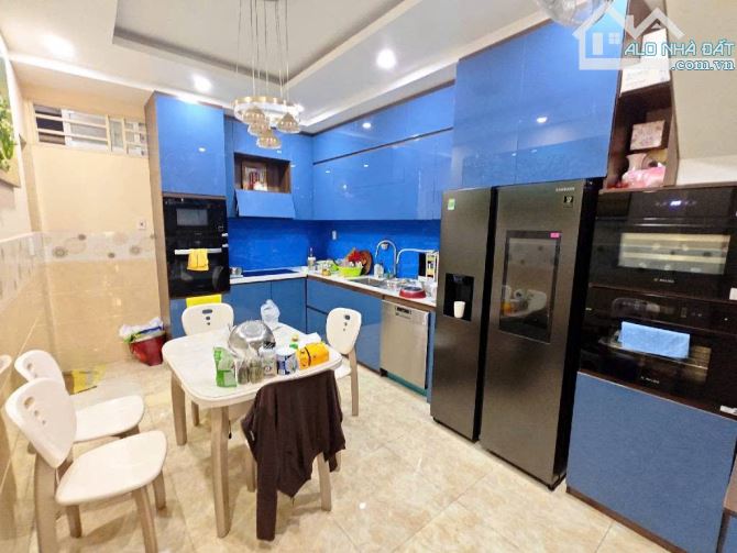 Ở NGAY! Bán Nhà 2 Tầng Cực Đẹp Phan Đăng Lưu, 33m2, 5.5 Tỷ - 1