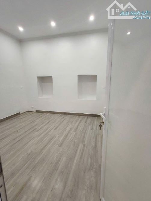 NHỈNH 3 TỶ CÓ NGAY  NHÀ TT PHỐ HÀNG THAN 26M X 3 TẦNG, SỔ RIÊNG, CÓ NÓC - 1