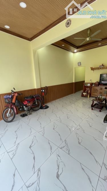 🏡 Nhà lớn, hẻm ô tô thông. 4x14m. Hàng xóm khu dân cư Hiệp Thành City. Chỉ nhỉnh 4tỷ. - 1