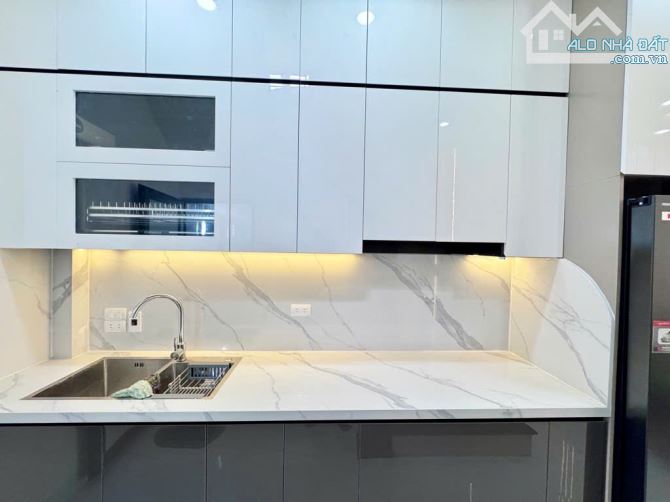 Bán nhà Thanh Đàm 30m 5 tầng full nội thất, ô tô tải đỗ cổng, giá 5.3 tỷ - 1