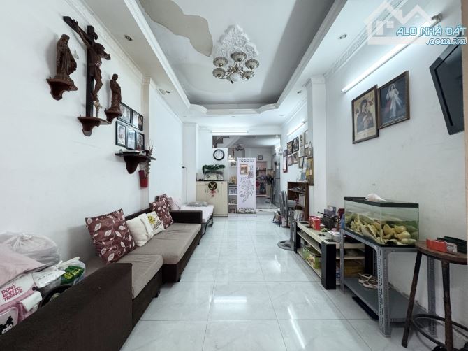 GẤP BÁN ĐỊNH CƯ -QUẬN 3 - 20M RA MẶT TIỀN HOÀNG SA 51M2 - 2 TẦNG MỚI Ở NGAY - chỉ 5.9 TỶ - 1