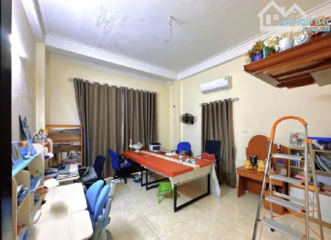 Hiếm- Lạc Long Quân 51m2-ô tô tránh- 11 tỷ - 1