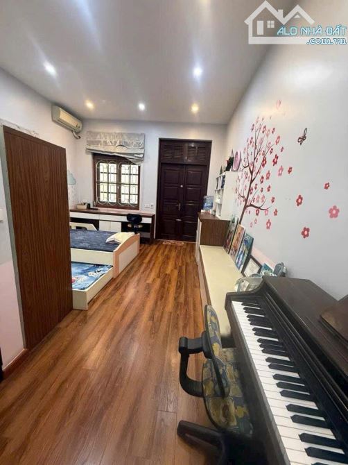 Bán nhà ngõ 8m ô tô tránh vỉa hè kinh doanh phường Ngọc Hà, DT 52m2, MT 4.2m - 1