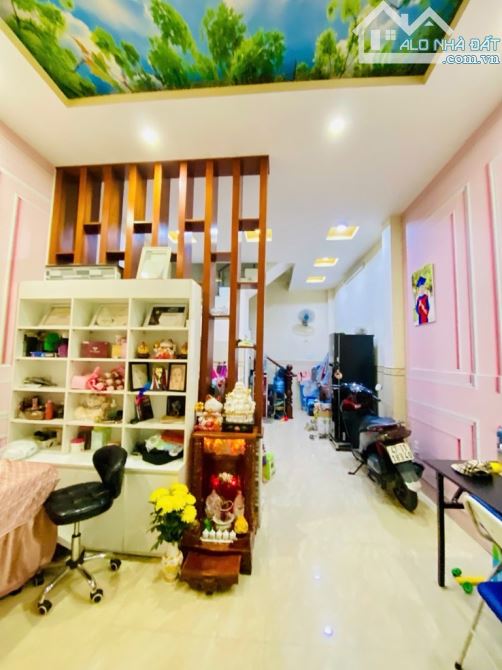 Bán nhà 5 tầng  8×11 chia thành 2 căn riêng biệt khu chợ bà hom - 1