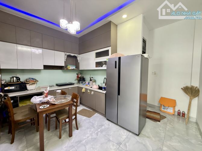 Bán căn nhà 3 tầng đã hoàn công hẻm ô tô Liên Hoa, Vĩnh Ngoch - 1