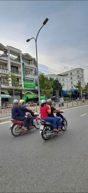 Nhà 5 Tầng MT Tạ Quang Bửu Quận 8, Vỉ Hè Rộng 10m Kinh Doanh Sầm uất - 9