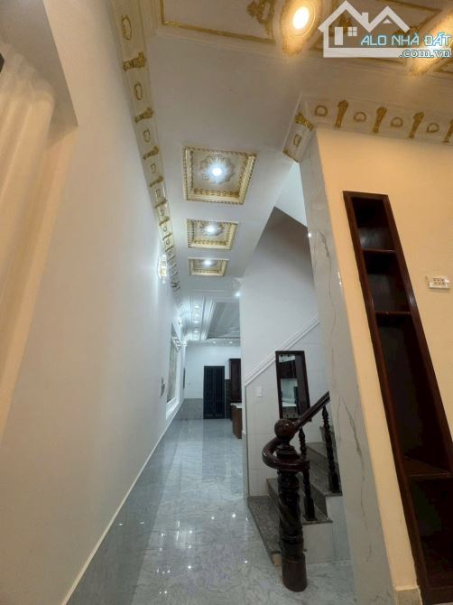 Chuyển nhượng căn nhà 1 trệt 3 lầu, tặng 10 phòng ngủ xịn sò, Tại trung tâm TP Bà Rịa - 1