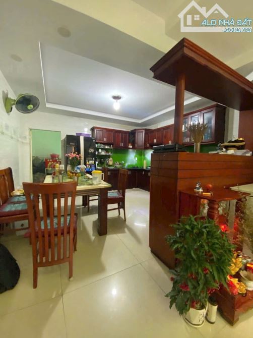 Bán nhà ngay gần Cổng Đinh Thị Thị Vạn Phúc City,giá chỉ 7,2 tỷ, ô tô tới nhà, 3 tầng - 1