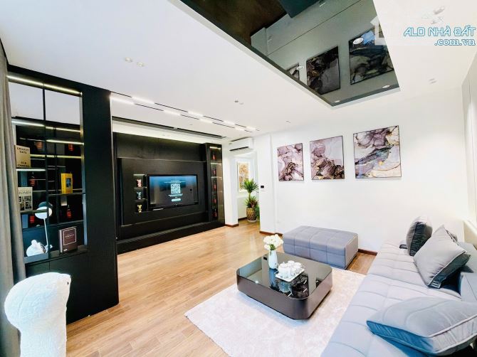 CẦN BÁN GẤP LIỀN KỀ XUÂN LA TÂY HỒ 70m2, 4 TẦNG MẶT TIỀN 6,3m GIÁ 26.5 TỶ - 1
