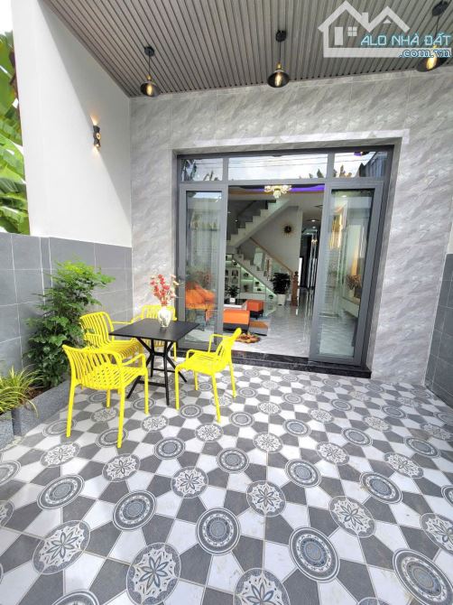Nhà Mới 1 Lầu 4,5 x 20m, 4 Phòng Ngủ Đường Xe Hơi Thông Nhiều Hướng. Sổ Hồng Hoàn Công Rẻ - 1