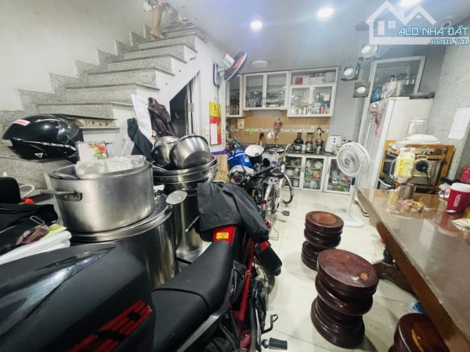 Bán nhà hẻm xe hơi , diện tích lớn Quận Bình Thạnh TPHCM, gần khu D5, giá tốt - 1