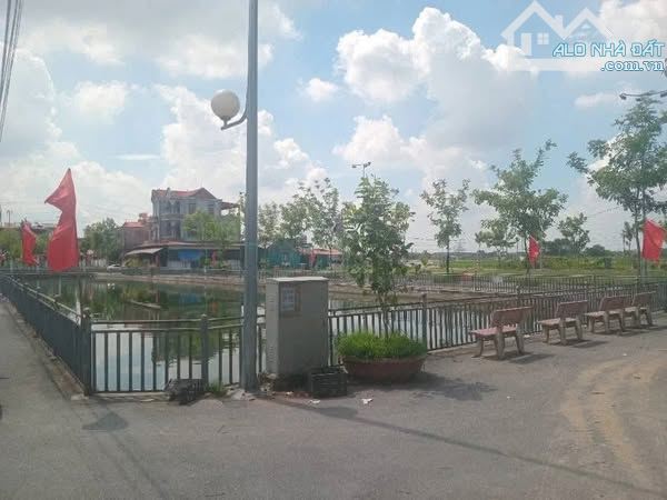 Mảnh đất thư lâm 4,2x tỷ 10m ra view hồ 15m ra đường 7m ô tô đã trải nhựa - 1