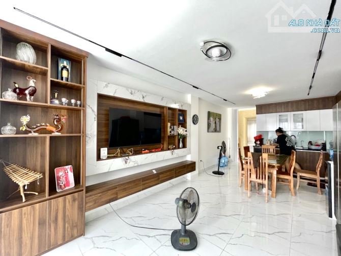 Bán nhà ngõ kinh doanh vài ô tô đỗ Tôn Đức Thắng, Đống Đa 48m 7T thang máy LÔ GÓC 3 THOANG - 1