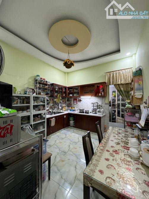 Nhà rẻ Bùi Mình Trực, Quận 8, hơn 6T với 60m2, 4 Tầng ở ngay - 1