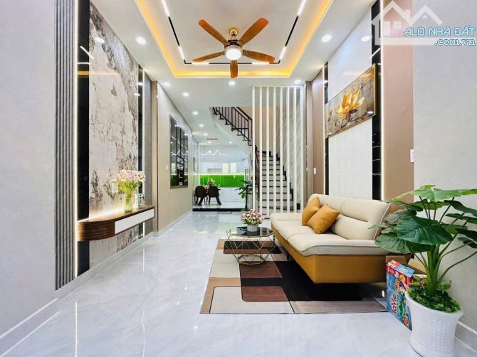 GỒNG LÃI NGÂN HÀNG BÁN GẤP NHÀ NGUYỄN CỬU VÂN, P17, BÌNH THẠNH. GIÁ 5,55 Tỷ - 1