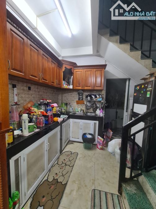 Bán nhà đẹp Q8 giá 4 tỷ hẻm 4m gần mặt tiền Bình Đông (p14 cũ). SHR 40m [4m × 10m] - 1
