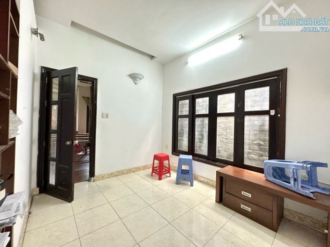 BÁN NHÀ MẶT TIỀN NGUYỄN THỊ HUỲNH - PHÚ NHUẬN -  3 TẦNG  - 4M × 19M - 19.X TỎI - 1