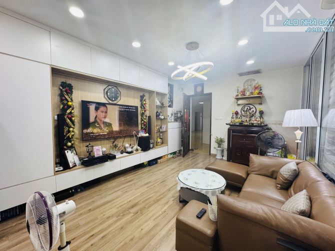 Bán căn hộ Toà 18T2 mặt đường Lê Văn Lương, 65m2 tầng đẹp, 2 ngủ. Sổ lâu dài. 6 tỷ. - 1